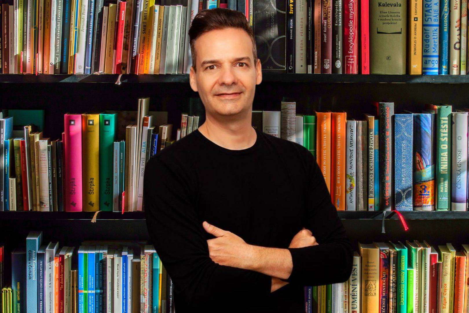 Valen Bailon consigue, en solo dos años, que su nuevo sello literario, Emprenbooks, compita con algunas de las mejores editoriales del mundo