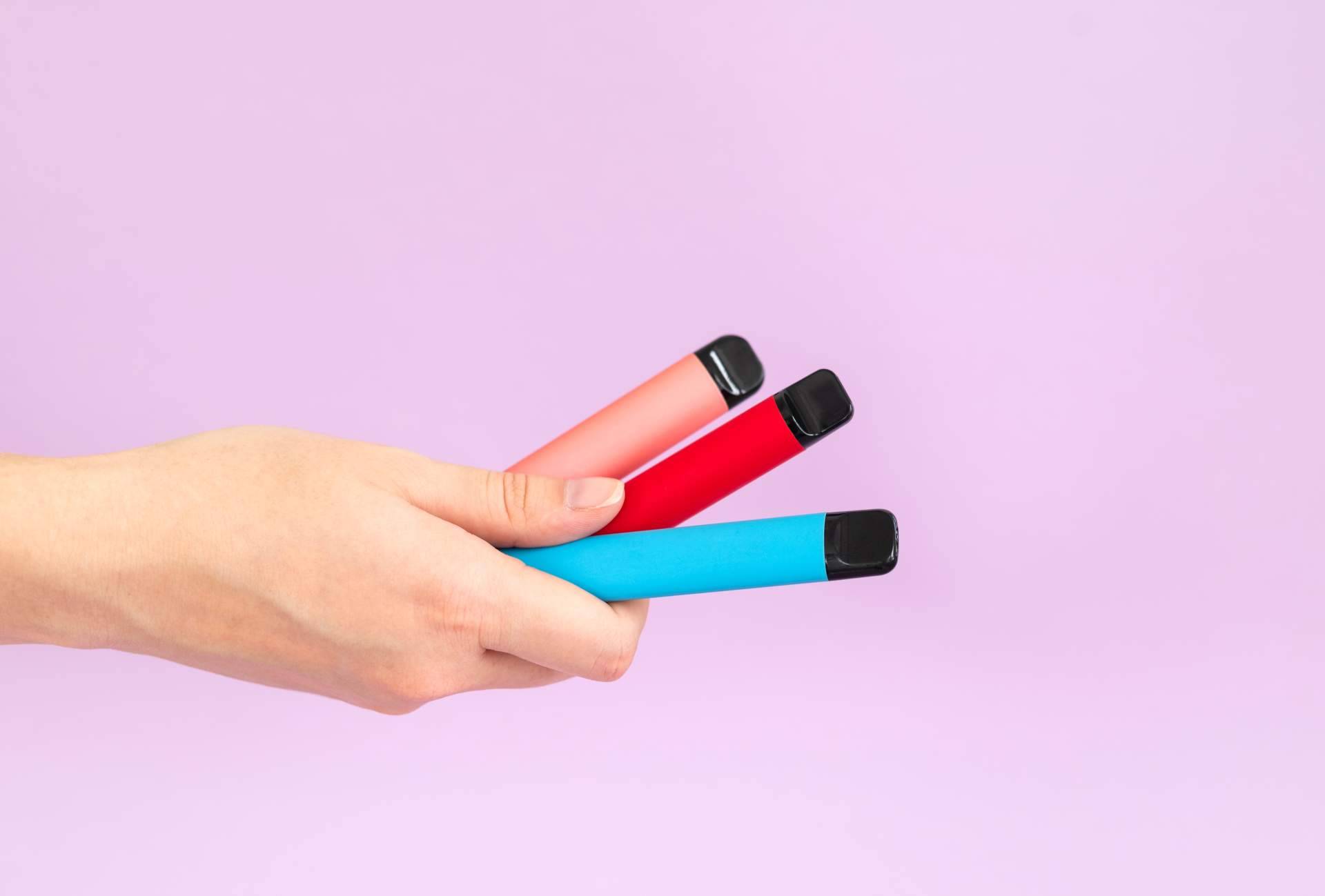La comodidad de los vapers desechables de VitalCigar, una opción cada vez más elegida