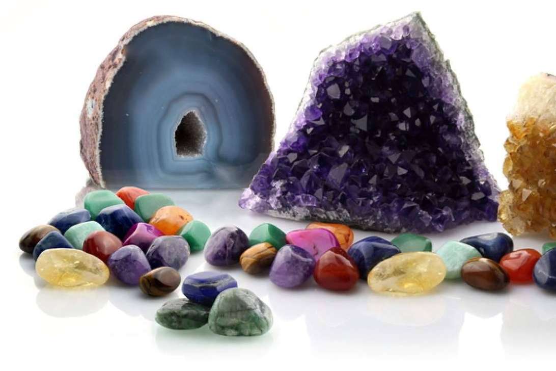 Cómo diferenciar piedras sintéticas de piedras semipreciosas auténticas
