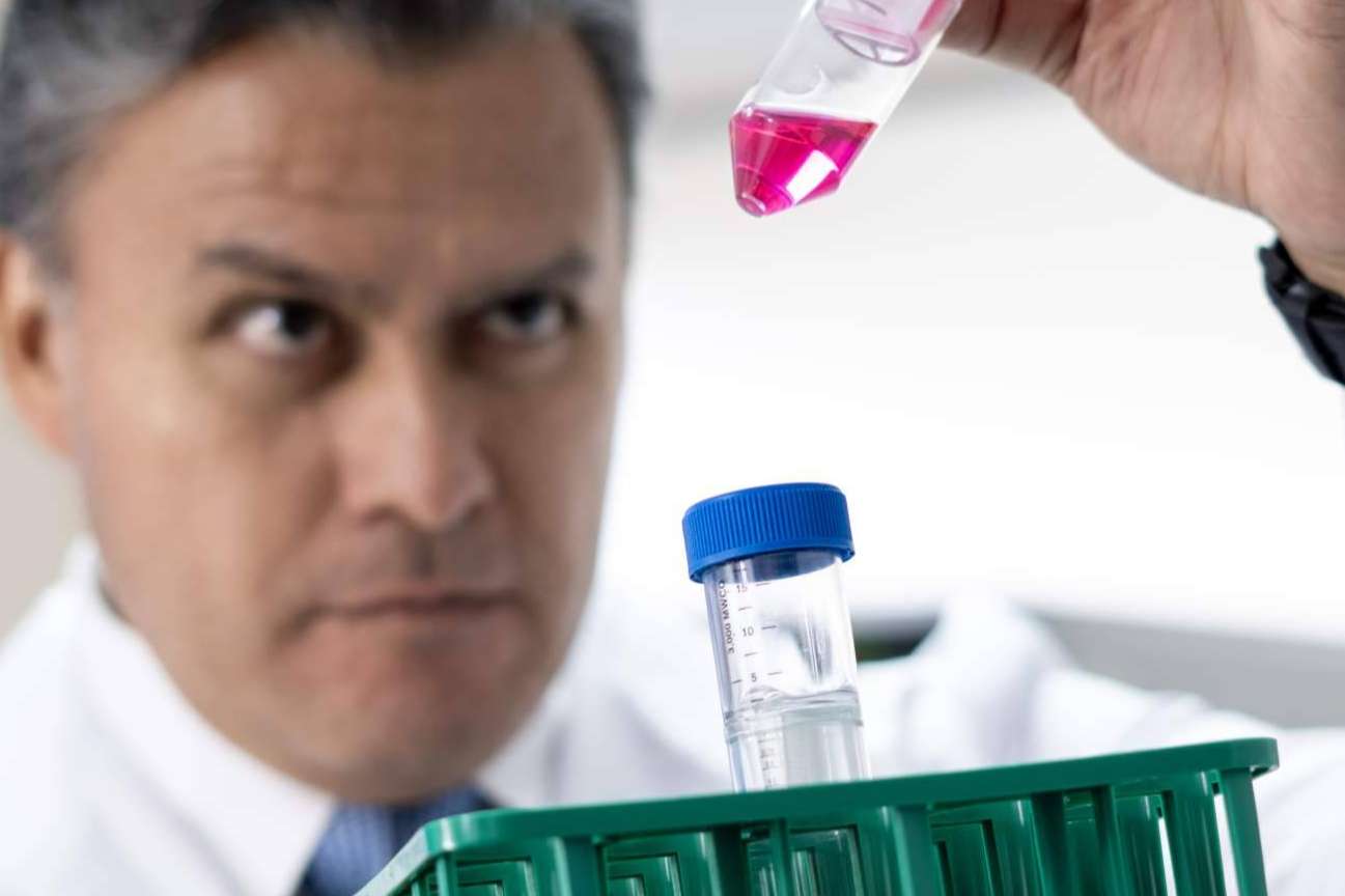 Dr. Ramón Gutiérrez; La inmunoterapia DEX en el tratamiento avanzado del cáncer