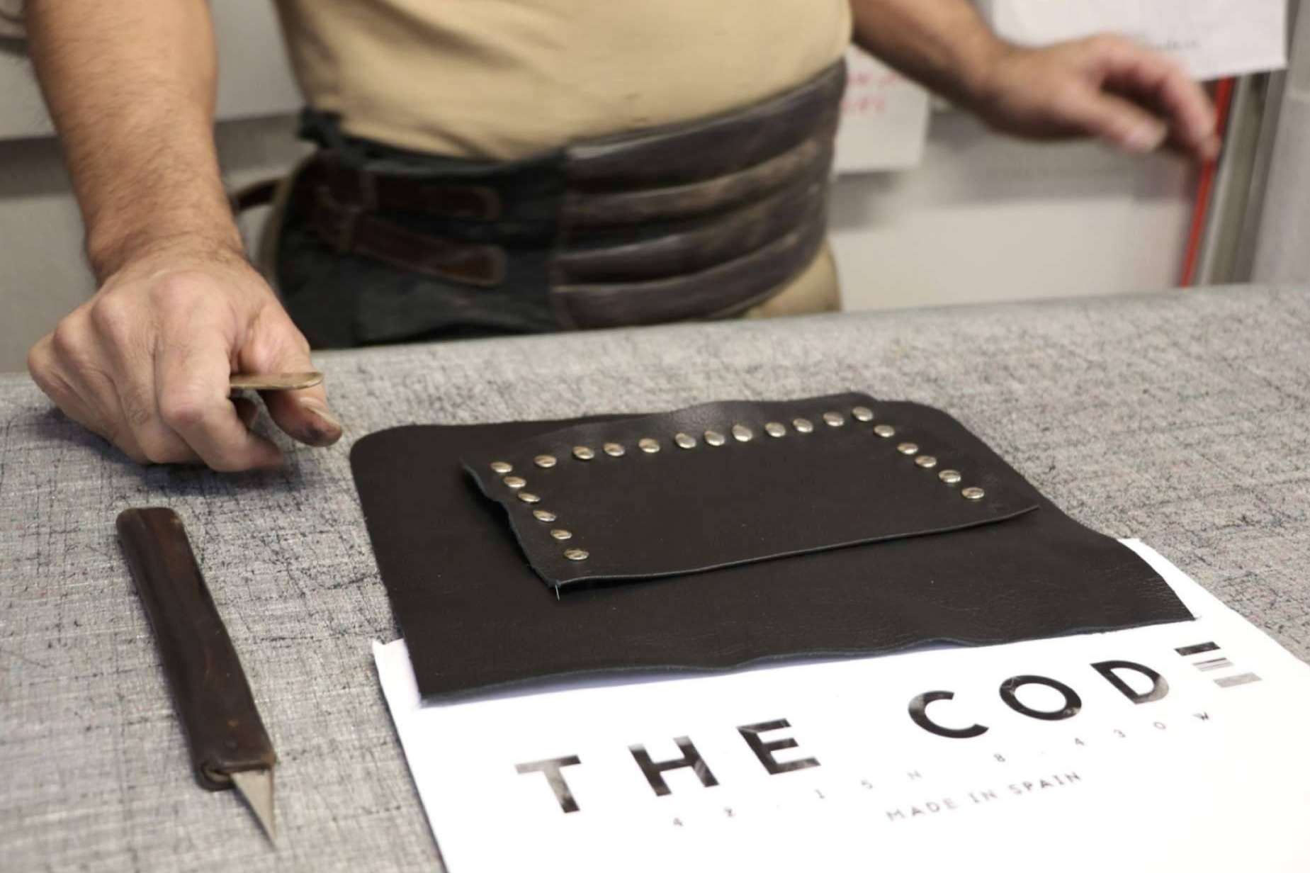 The Code presenta su nueva colección de bolsos; elegancia y artesanía en cada diseño para el otoño