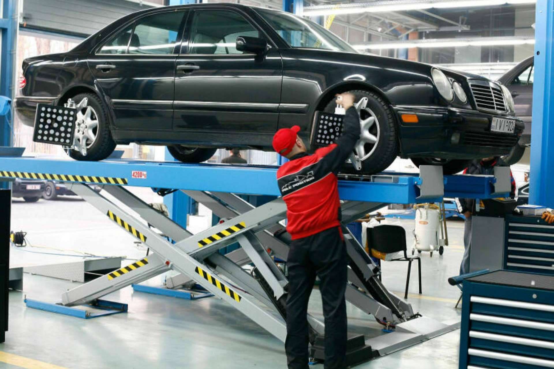 Desde modelos fabricados en serie hasta rarezas, todo para cada coche en un solo lugar