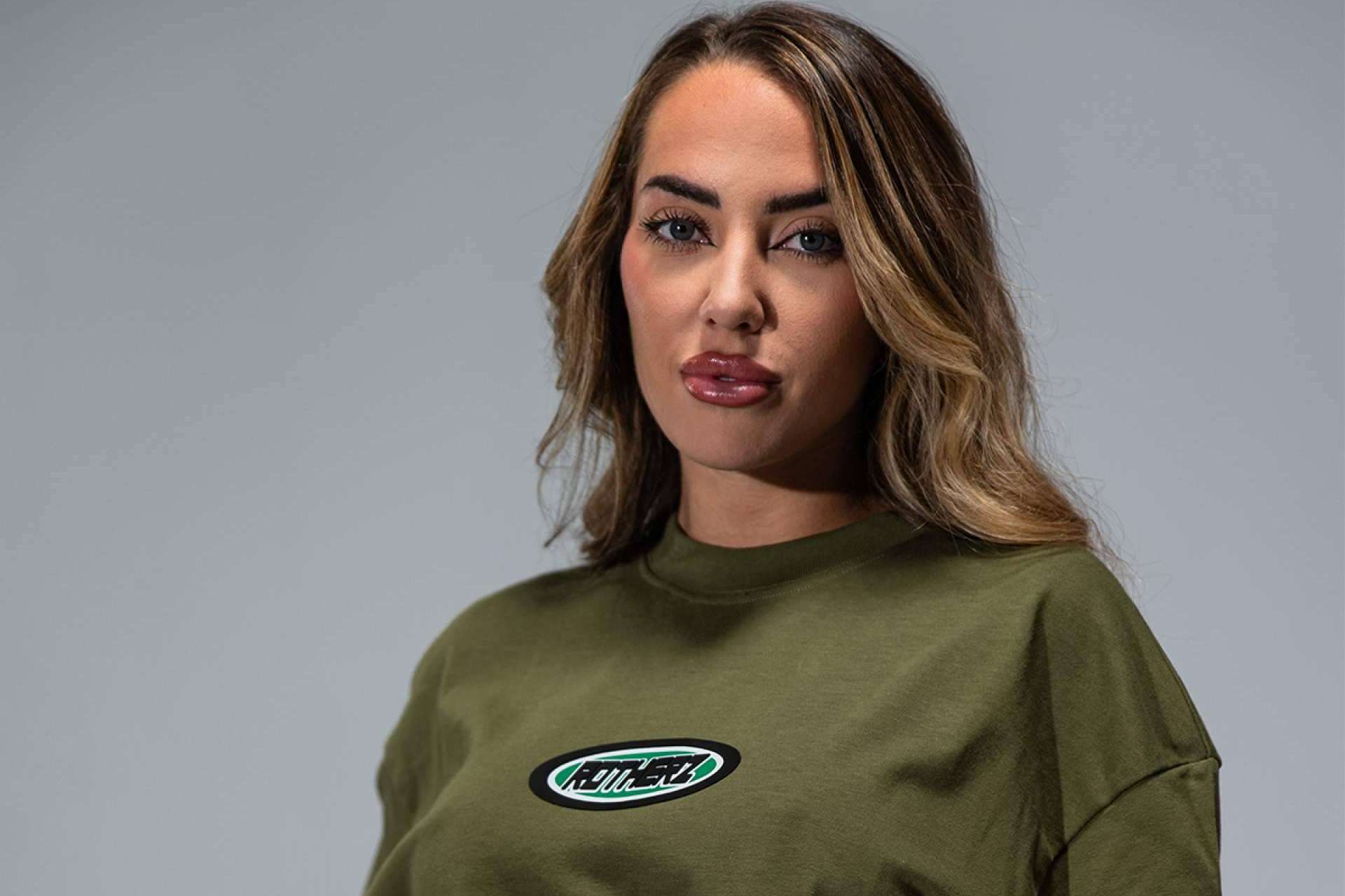 Rotherz destaca por su compromiso con la sostenibilidad y la exclusividad en el streetwear