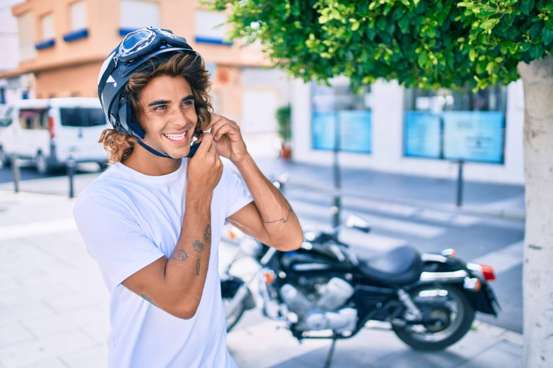 Derechos legales del acompañante en accidentes de moto