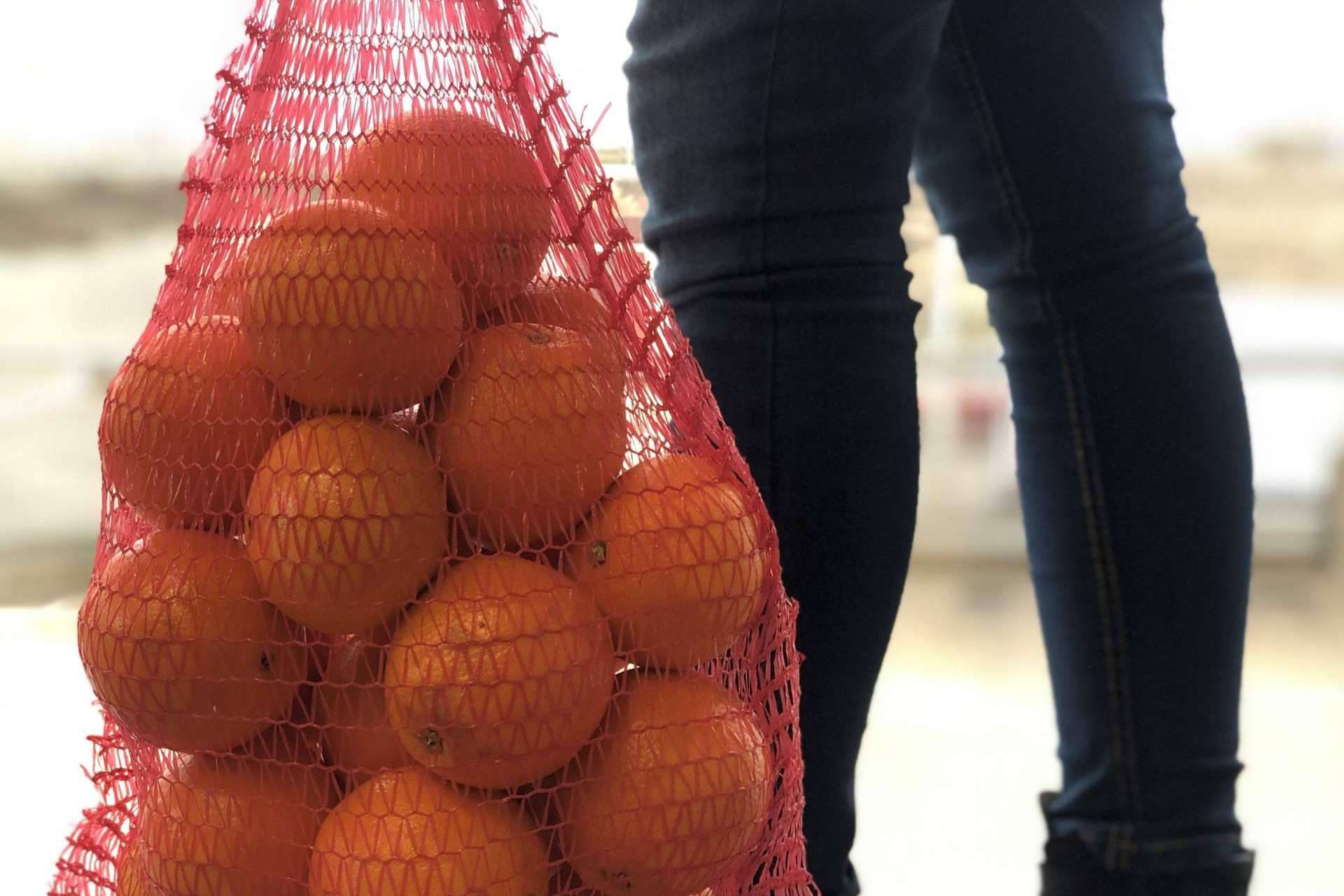 Los sacos de malla, la solución versátil y económica para el envasado de fruta
