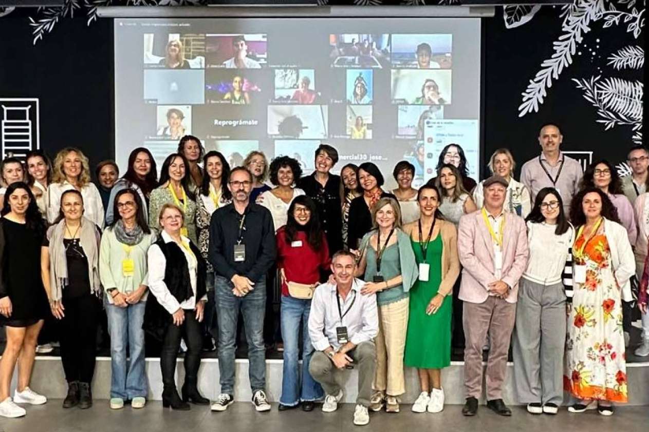 ¿IA o Inteligencia Humana? El futuro del liderazgo en la era de la reprogramación emocional