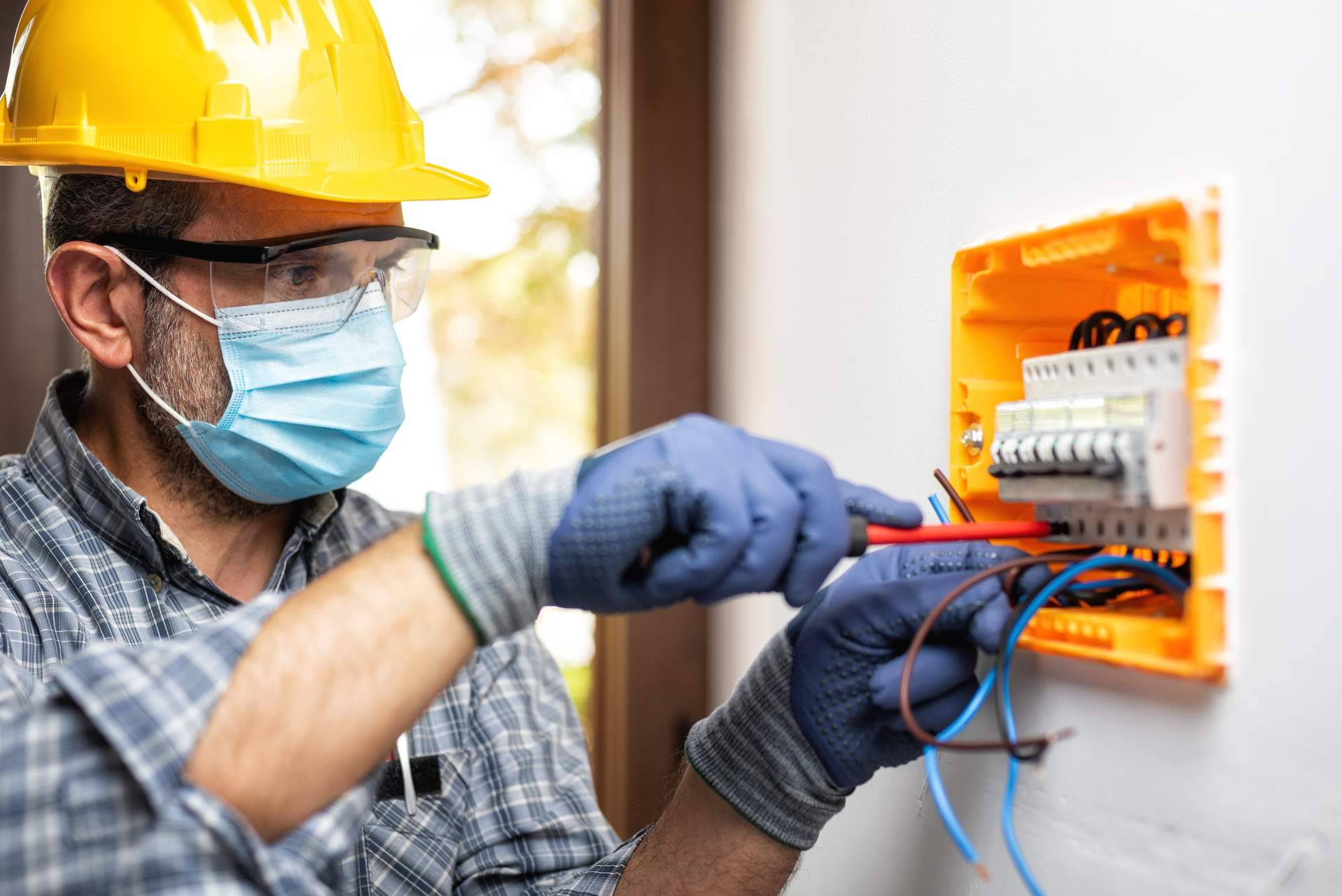Reparaciones González y su servicio de electricistas Cártama y Calahonda 24h