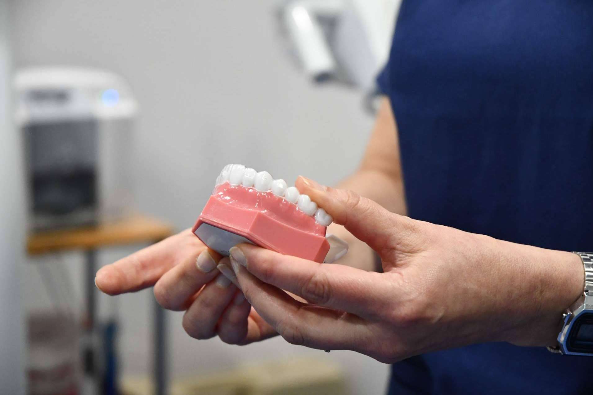 Conseguir una sonrisa perfecta con los expertos de Clínica Dental Dr. Espinosa