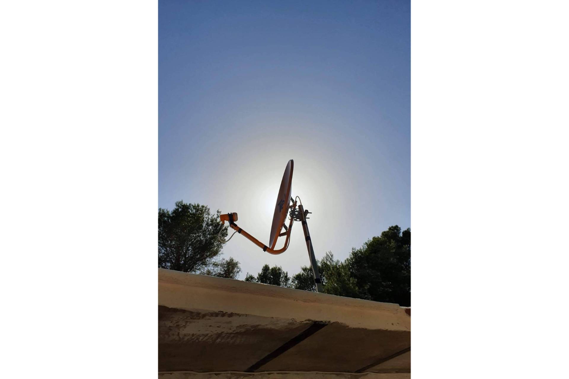 Antenistas Valencia ofrece técnicos autorizados para urgencias y mantenimiento de antenas con garantía total