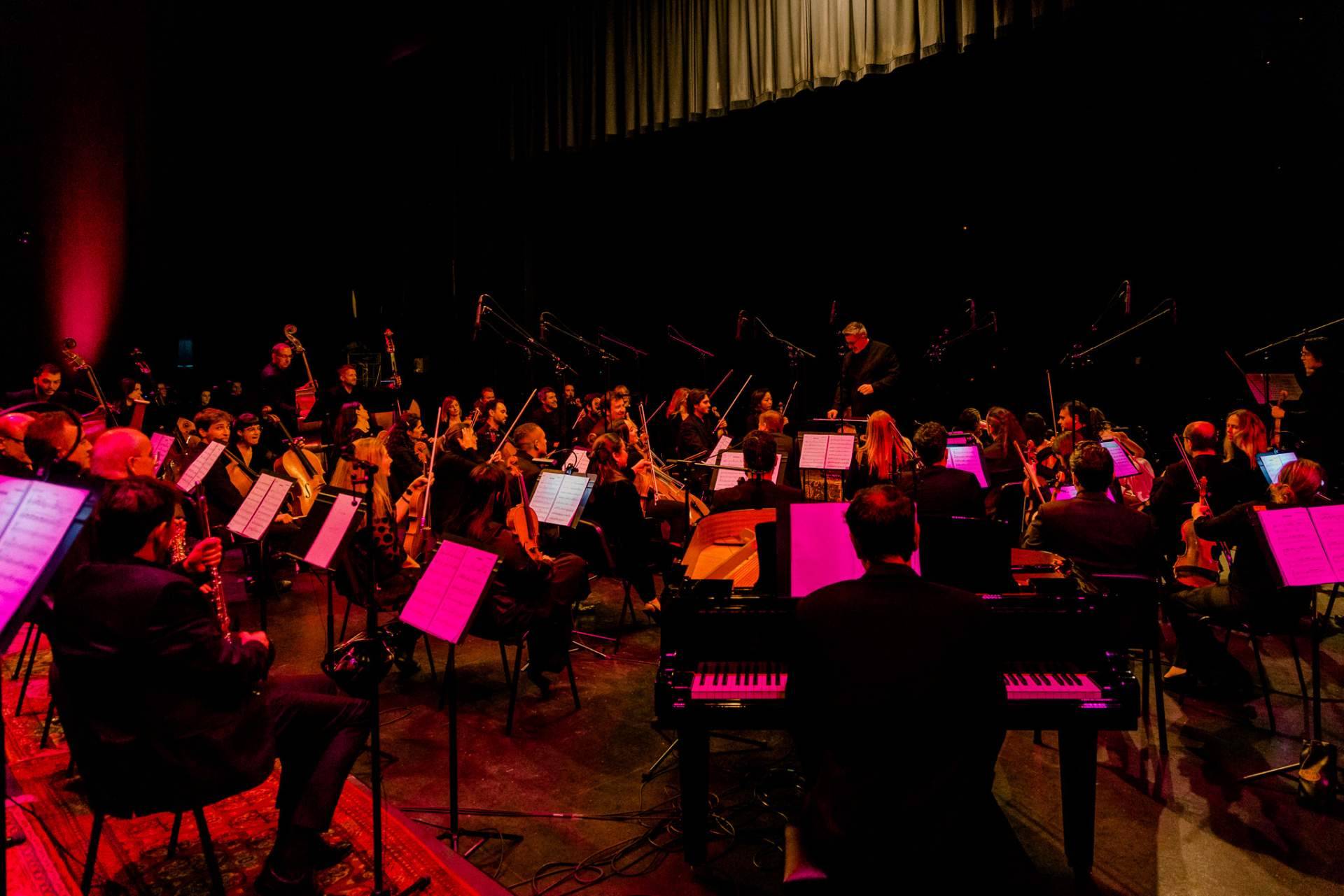 Mantra Orchestra; Una sinfonía por la Paz Global