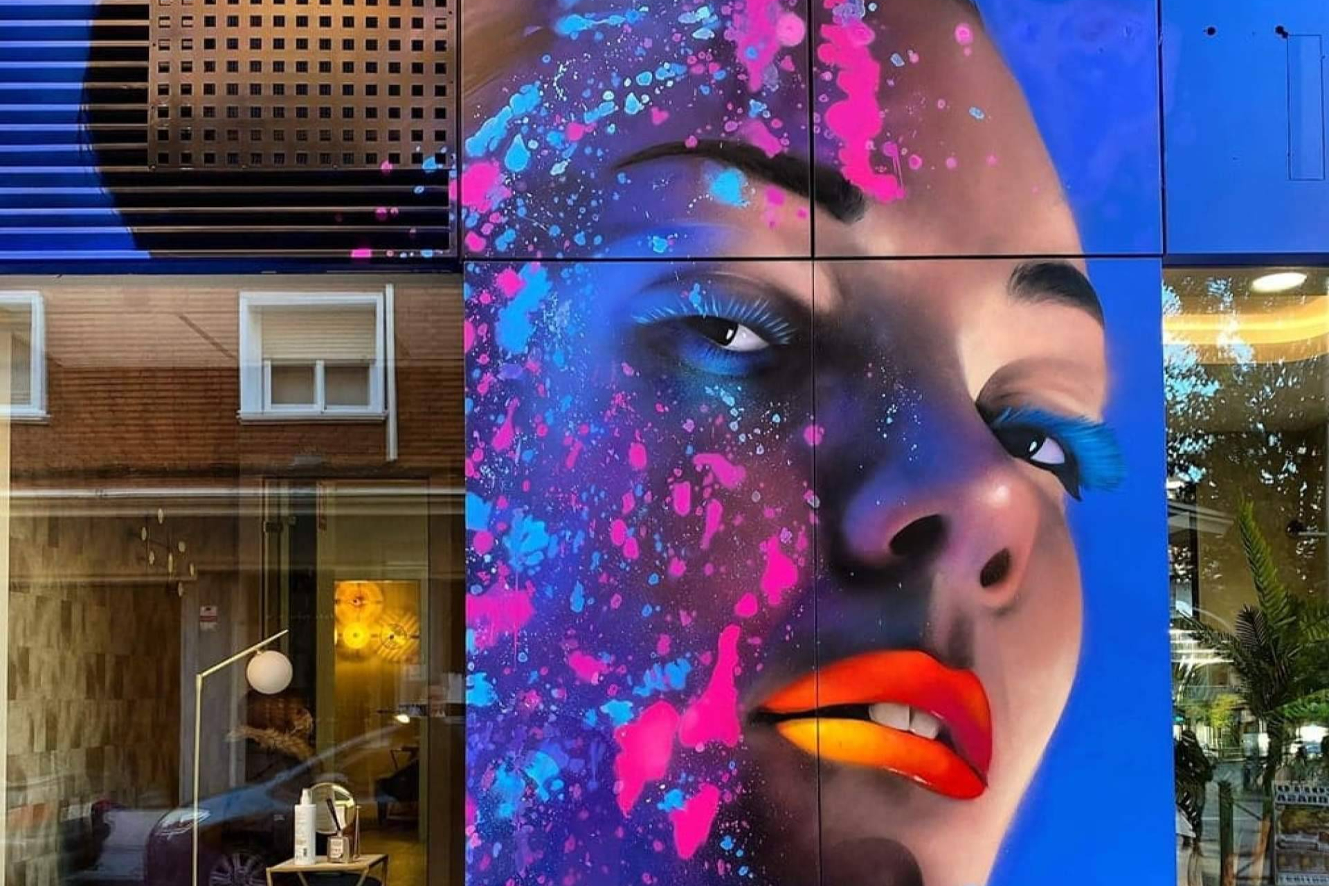 Olor a Pintura impulsa el graffiti profesional como nueva forma de branding urbano en Madrid