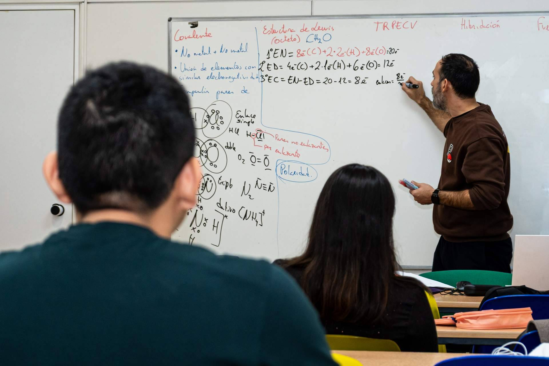 Academia Bravosol lidera la innovación pedagógica en España con su modelo de aula invertida