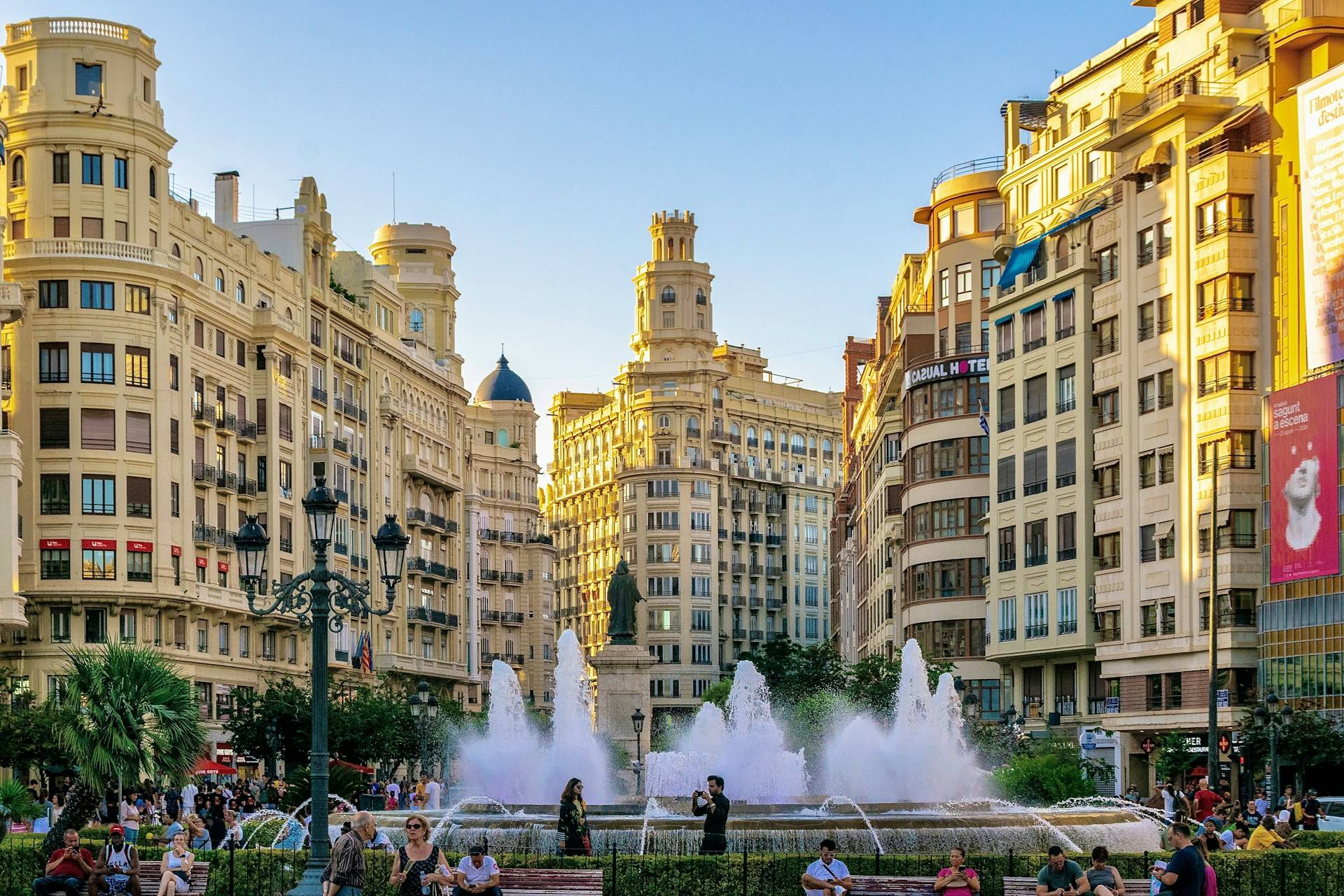 El comercio floral local adapta su logística a la demanda de entregas en menos de dos horas en Valencia
