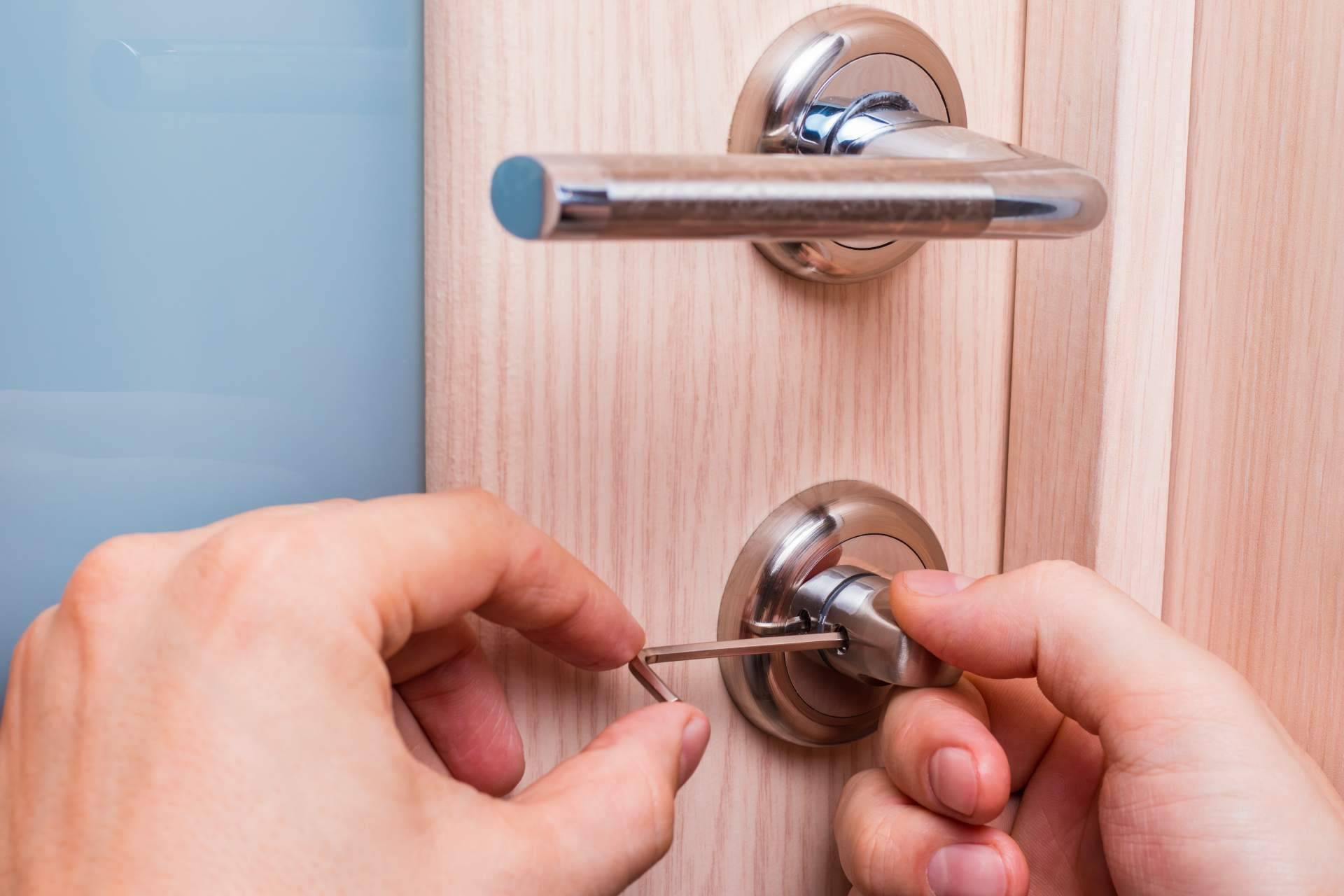 La apertura de puertas rápida gana peso en Madrid con soluciones sin daños