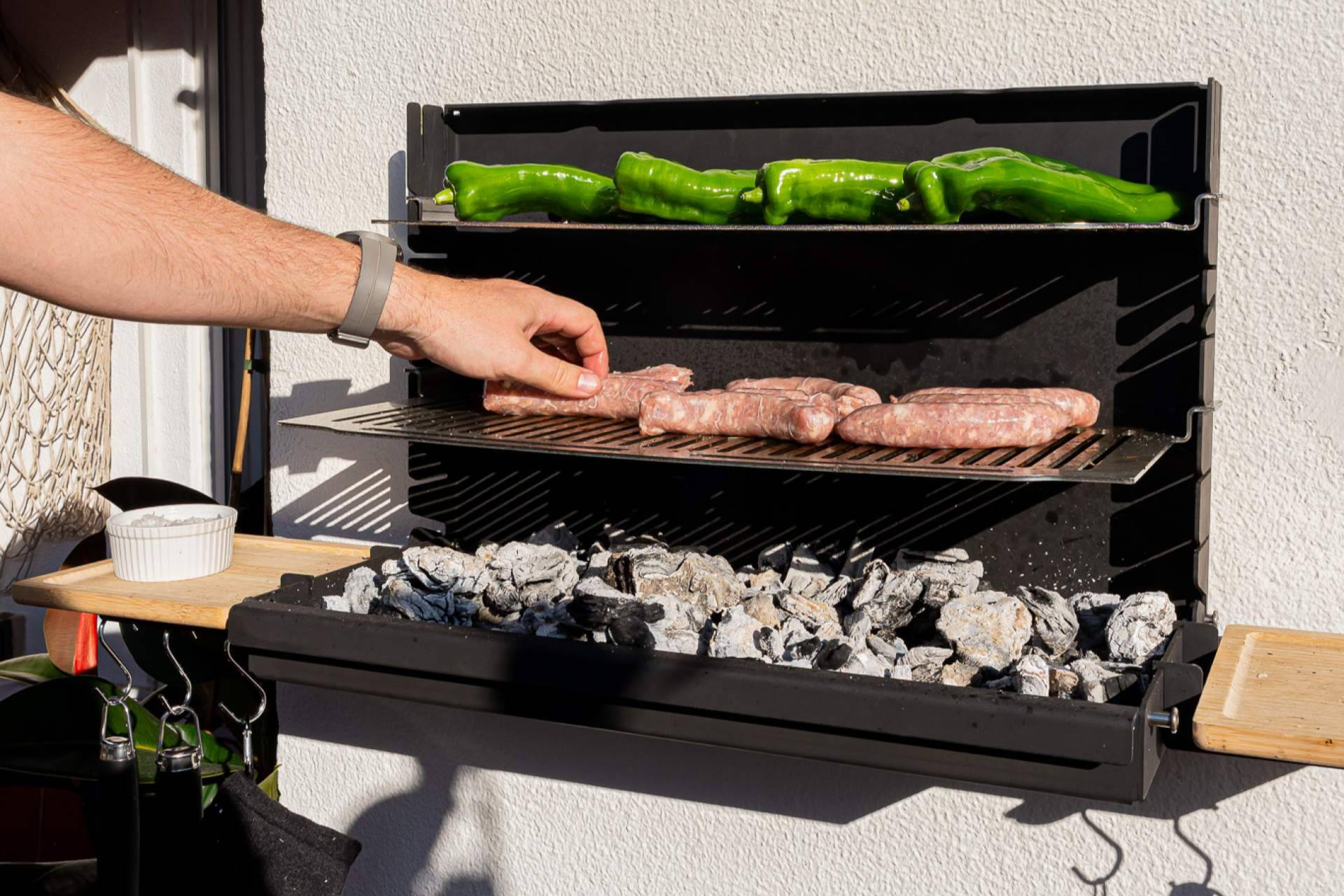 La nueva generación de barbacoas premium; fuego real, cero trastos y solo 6,7 cm cuando está cerrada