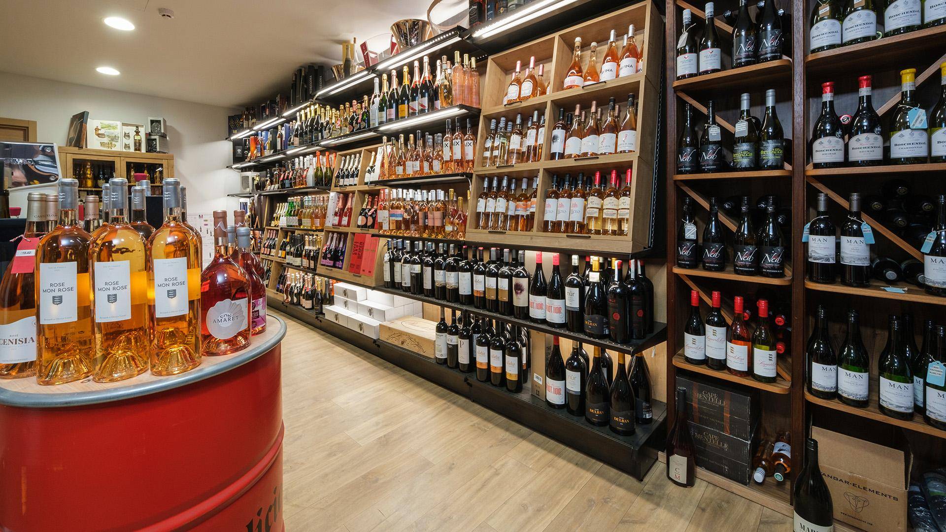 Las grandes distribuidoras de vino en Galicia; quién gana y quién cae según los últimos datos publicados