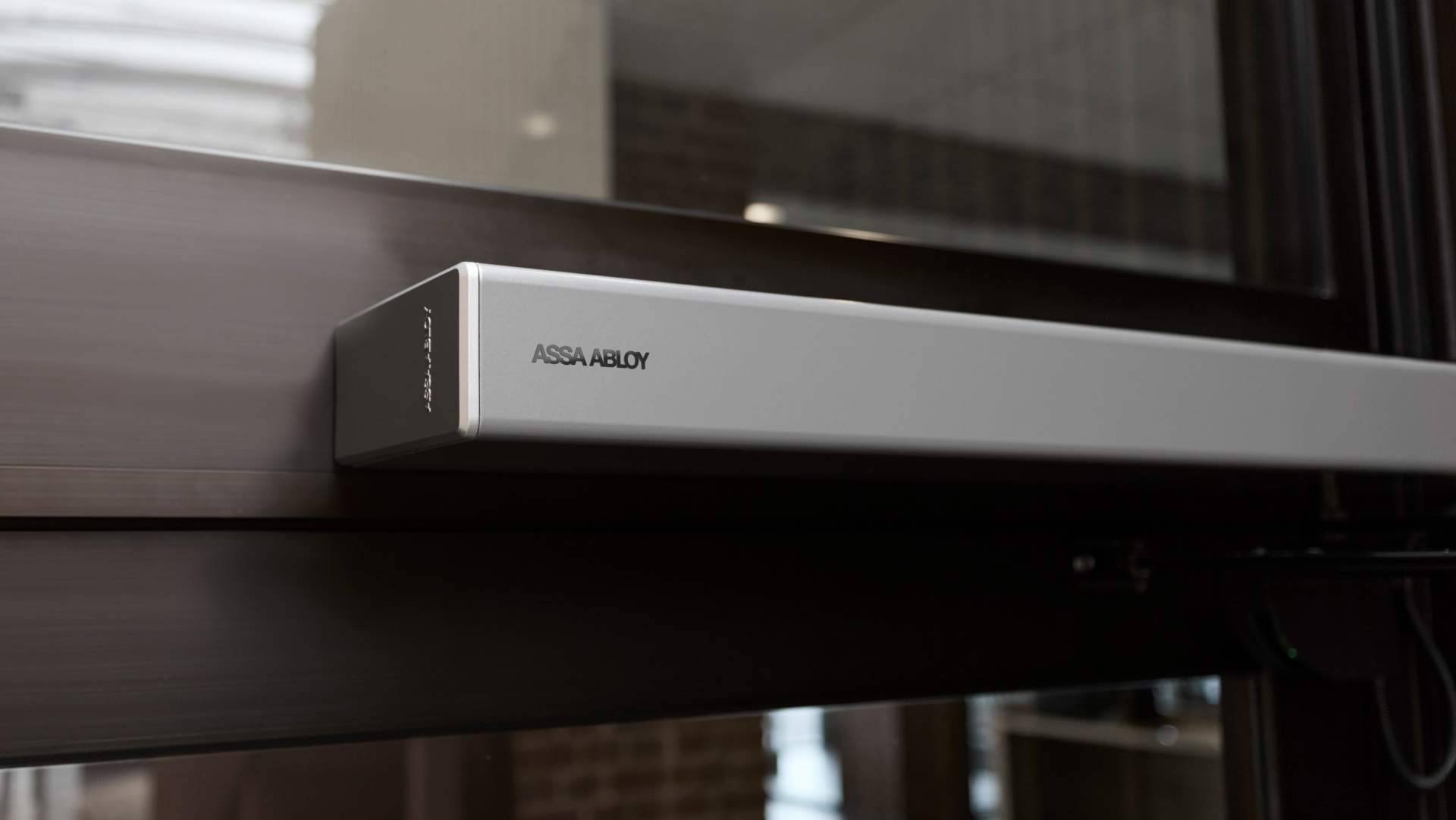 ASSA ABLOY presenta una solución para mejorar la eficiencia energética en grandes edificios