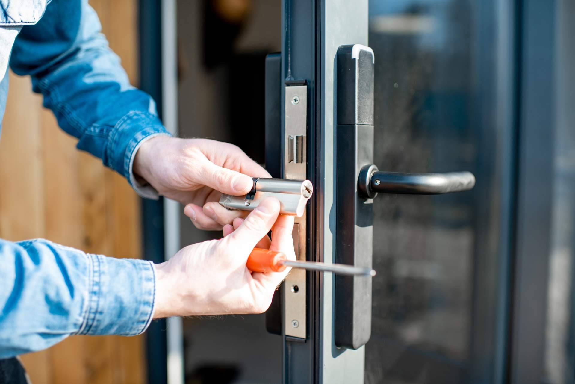 Cerrajeros en Madrid, la importancia de contar con un servicio urgente y con precio cerrado